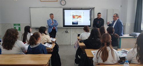 Kaymakamımız Mehmet OKUR Mustafakemalpaşa Anadolu Lisesini Ziyaret Etti