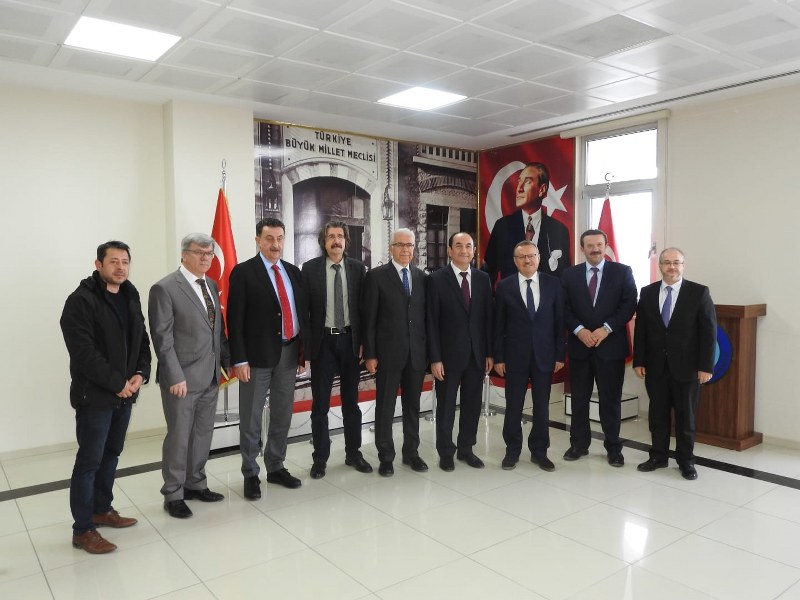 ULUDAĞ ÜNİVERSİTESİ REKTÖRÜ KAYMAKAM AHMET ALTINTAŞ'I MAKAMINDA ZİYARET ETTİ 